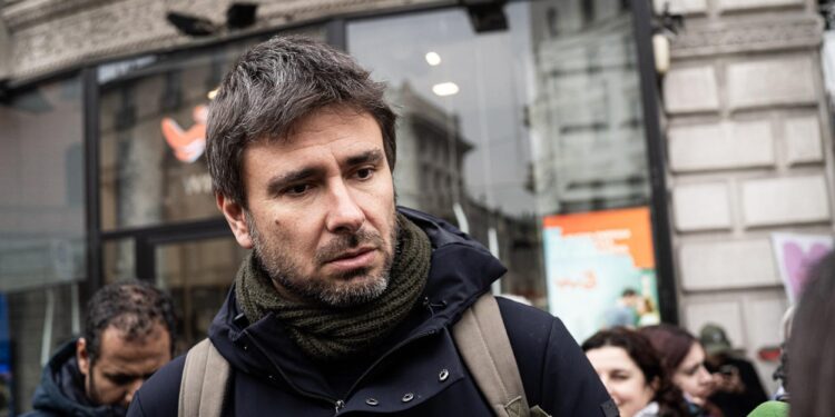 Alessandro Di Battista, il primo messaggio dopo il malore: “Ce la metterò tutta per tornare presto”