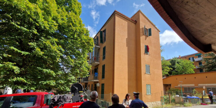 Esplosione a Perugia, una ferita trovata in giardino