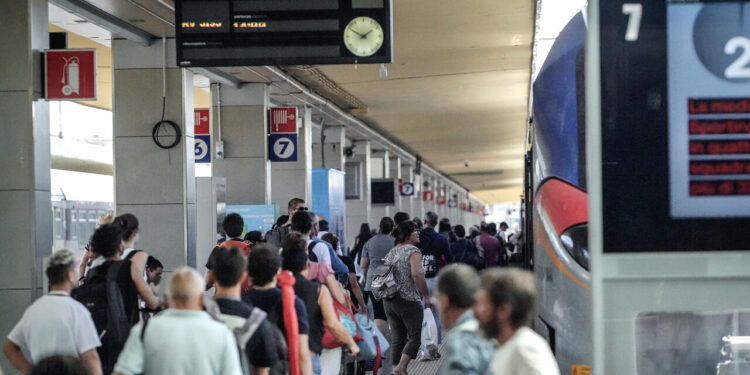 Garante scioperi, ‘Tar respinge ricorso sindacati su regole per festivi e Av’