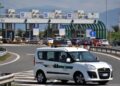 Auto si ribalta in A4 tra Portogruaro e Latisana, tre giovani feriti