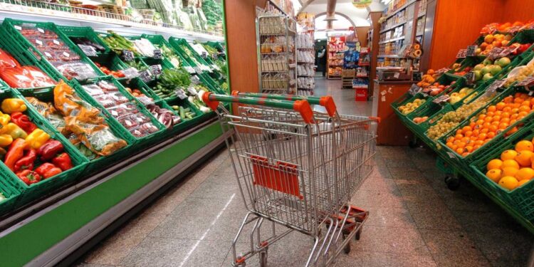 Fiducia in crescita, più ottimisti consumatori e imprese ma pesa ancora l’effetto vacanze
