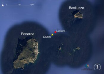 Scoperti un cratere di 100 metri e nuovi camini idrotermali a Panarea
