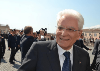 Politici e vacanze: Mattarella in montagna e Meloni in Puglia, tanti al mare in Sardegna