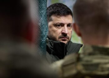 Ucraina, soccorso dei Volenterosi a Zelensky. Meloni: “Invieremo generatori per l’inverno”