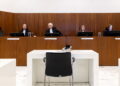 Tenta di uccidere la ex in aula in tribunale dopo la sentenza di condanna