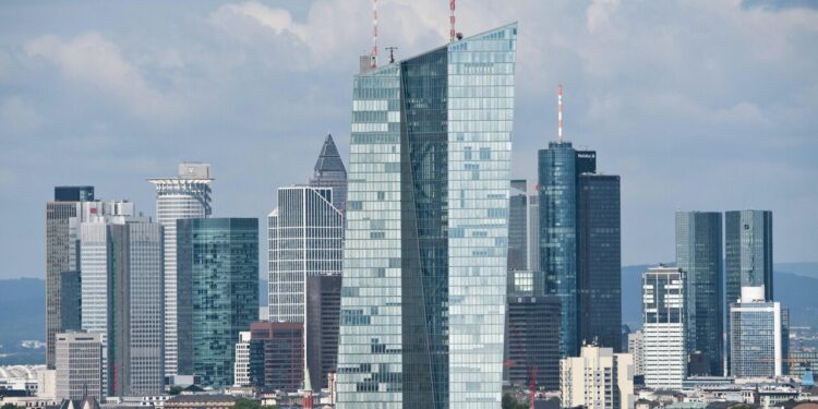 L’indice Pmi composito dell’Eurozona fermo a 52 punti in agosto