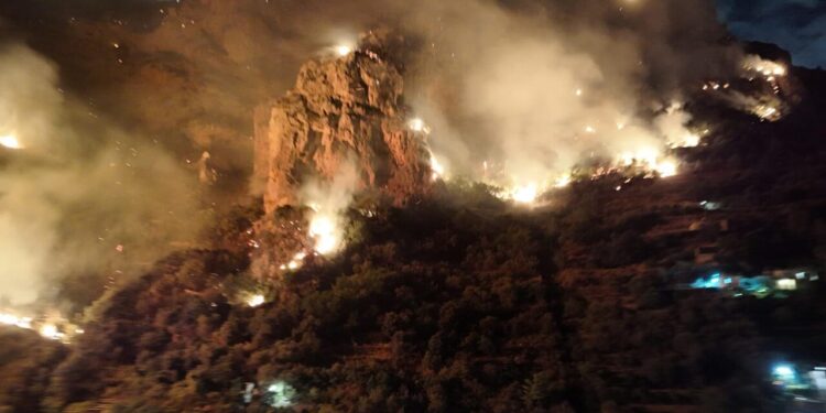 Incendi dolosi in Costiera amalfitana, Procura Salerno apre tre inchieste