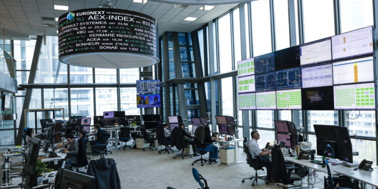 Borsa: l’Europa sale e guarda al Medio Oriente, Milano +1,3%