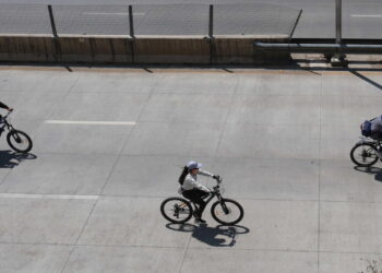 Sempre più italiani in bici, ma mobilità sostenibile stenta a decollare