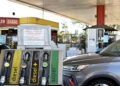 Sale ancora il prezzo dei carburanti, in un mese la benzina costa 5,5 cents in più