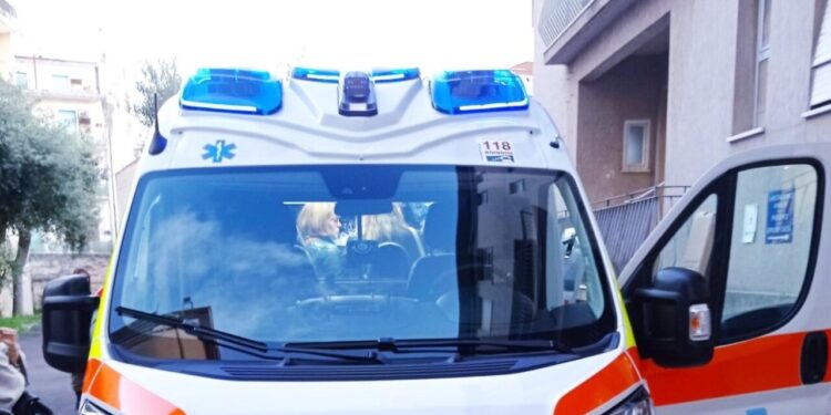 Operaio nel Napoletano ricoverato in pericolo di vita, indagini in corso