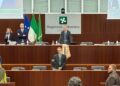 Insultata dopo la chemio, al Pirellone foulard sui banchi della presidenza