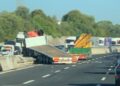 Sull’A14 camion in bilico sullo spartitraffico e auto sbalzata su corsia opposta