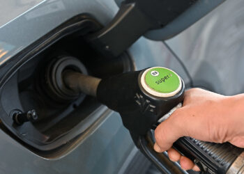 Prezzi dei carburanti ancora in rialzo,  il gasolio a 2,208 euro
