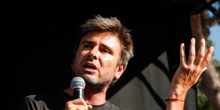 Di Battista: ‘Mi sento meglio, parto da Cuba questo venerdì’