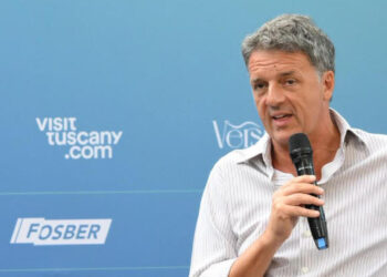 Il Giornale, ‘un ex 007 dietro lo scoop di Report su Renzi in autogrill’