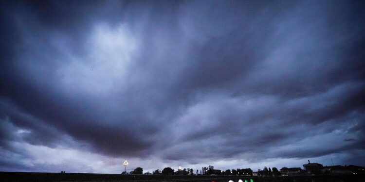 Temporali e piogge intense su tutta l’Italia, ma nel weekend torna il sole