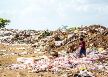 Oggi è il Plastic Overshoot Day, la data in cui i rifiuti superano la capacità di trattarli