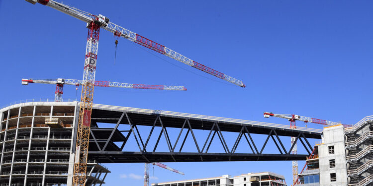 L’indice Pmi dei servizi sale oltre le stime in agosto in Italia