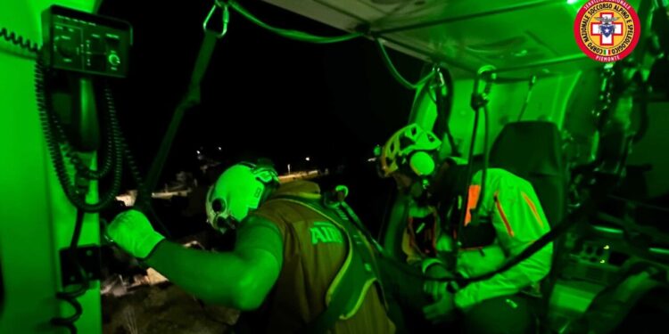 Nuova frana sul Monviso, due alpinisti recuperati nella notte dal bivacco