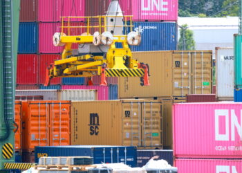 Istat, a luglio export rallenta, +0,3% mese, +4,7% anno