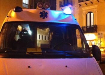 Investe una 24enne e fugge, la vittima è in gravi condizioni