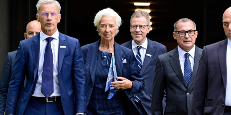 Lagarde auspica una ‘Europa più sovrana’, fra voci di discesa in campo