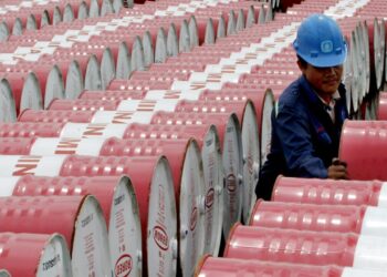 Il petrolio prosegue di corsa, il Brent oltre 100 dollari