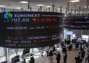 Borsa: l’Europa amplia il calo, Milano -1,3%