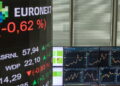 Borsa: Europa poco mossa in attesa della Bce, Milano +0,28%