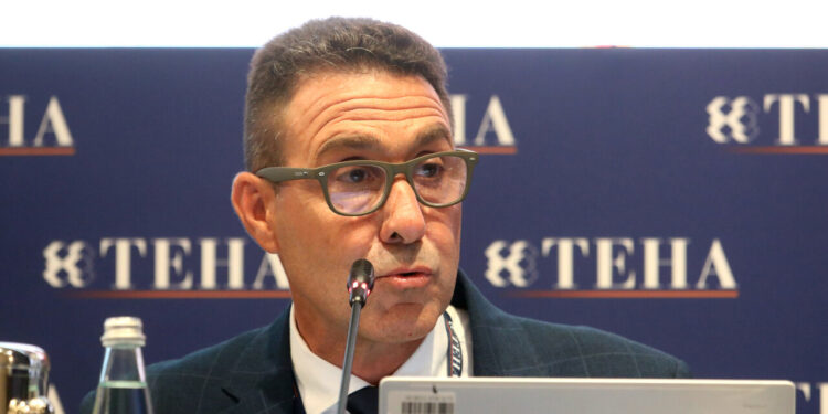 Vannacci, Ue schierata con Ucraina ma importa ancora gas russo, schizofrenia