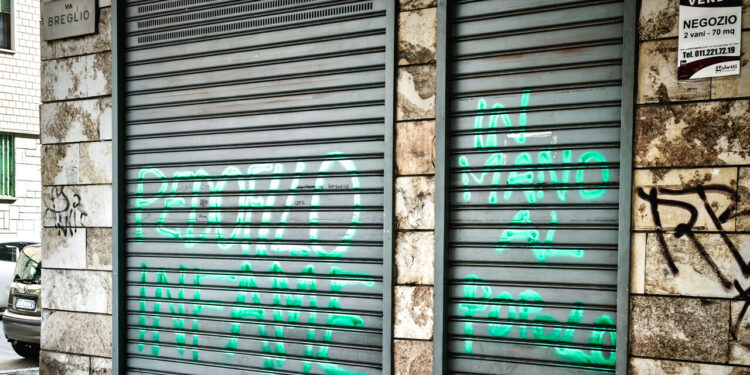 Violazioni amministrative in minimarket delle violenze sessuali, multe