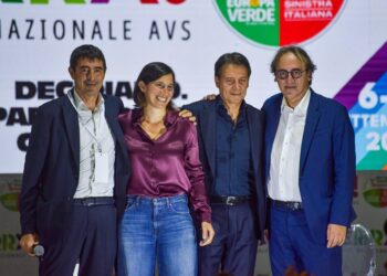 Centrosinistra, prove di unità dei leader sul palco di Avs. Tra dubbi di Conte su Renzi, nodo Kiev e primarie sullo sfondo