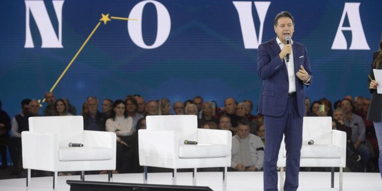 Dal M5S un Patto generazionale per i giovani: dai 15mila euro per i 18enni al voto ai 16enni, le proposte
