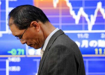 Petrolio verso 96 dollari, torna l’incubo tassi: Borse asiatiche a picco