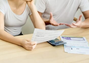 Rincari d’autunno, tra bollette, benzina e scuola +633 euro per le famiglie da settembre