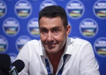 Vannacci e il commento su Tajani: “Donna con la gonna corta o lunga? La preferisco senza”