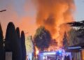 Vasto incendio in un camping a Peschiera del Garda, diversi feriti
