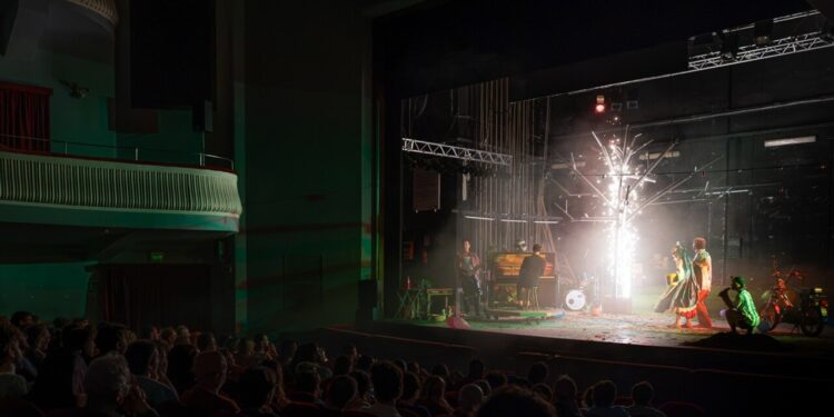 TXT festival di teatro che mostra i problemi di una generazione under 35