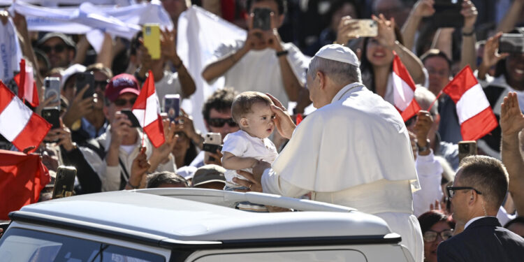Il Papa, ‘attenti alla logica del profitto a tutti i costi’